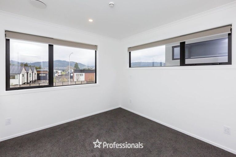 Photo of property in 3 Joseph Bolton Crescent, Wallaceville, Upper Hutt, 5018