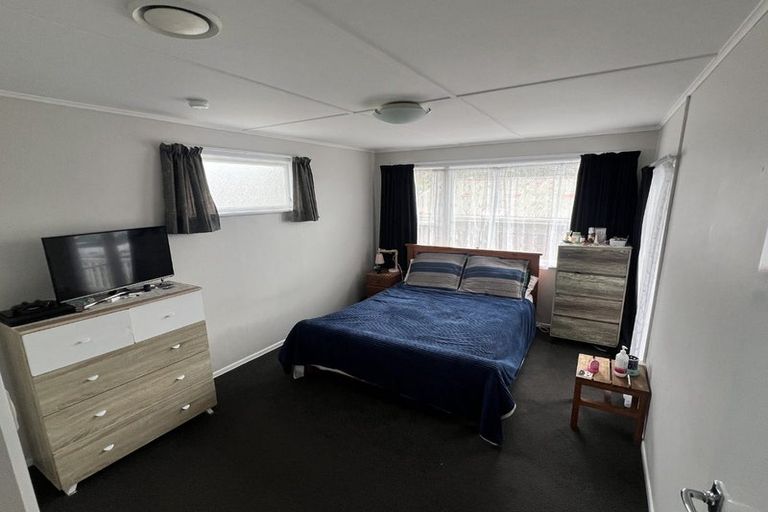 Photo of property in 65 Beazley Avenue, Paparangi, Wellington, 6037