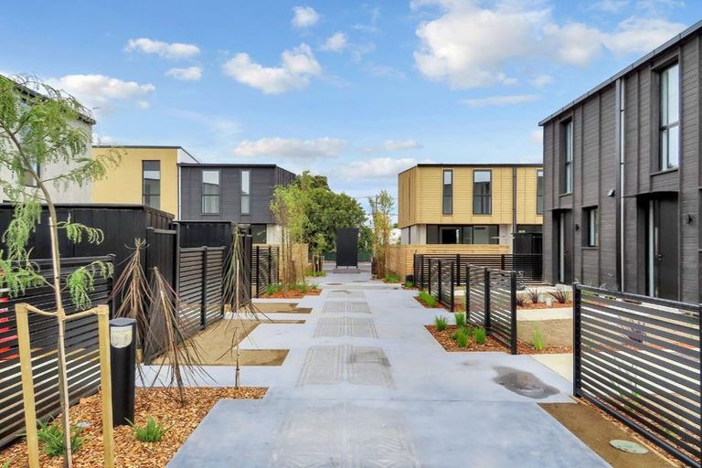 Photo of property in 35 Te Ara O Paetutu, Petone, Lower Hutt, 5012