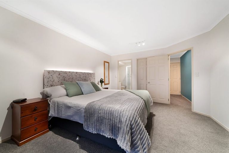 Photo of property in 32 Te Kauri Place, Helensville, 0800