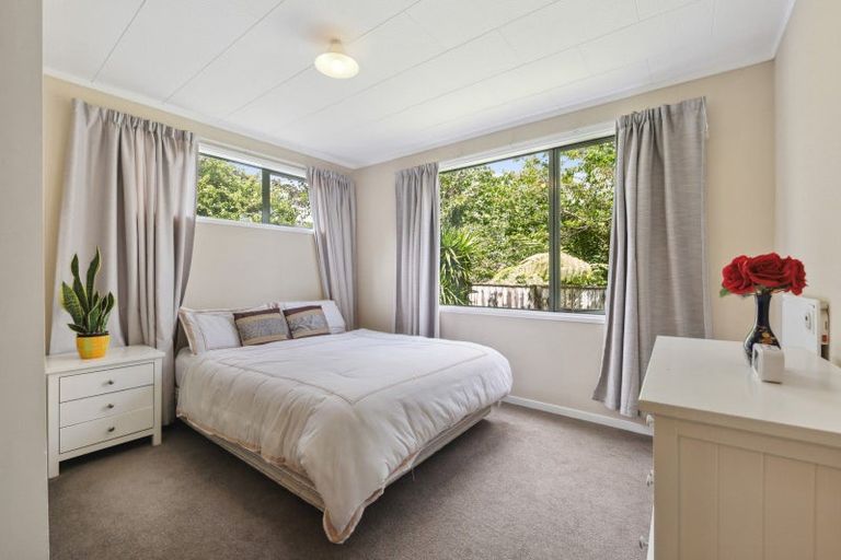 Photo of property in 92a Heta Road, Highlands Park, New Plymouth, 4312
