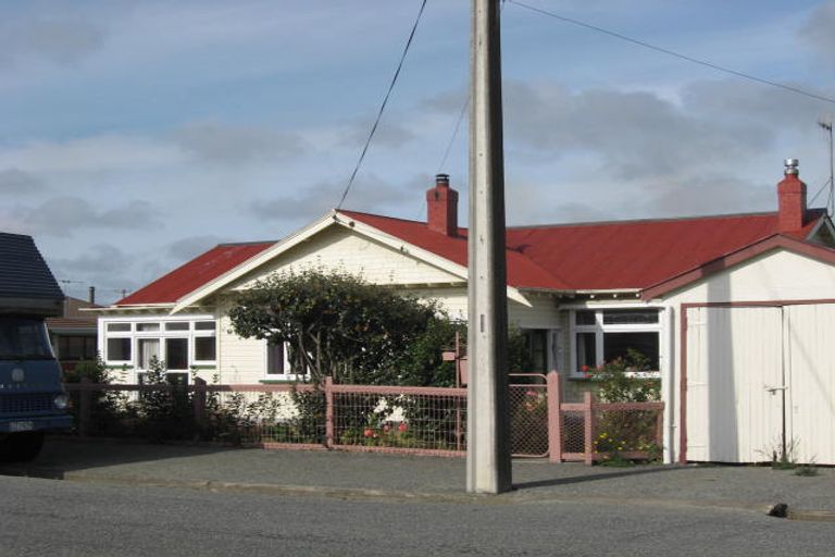 Photo of property in 1 Innes Street, Waimate, 7924