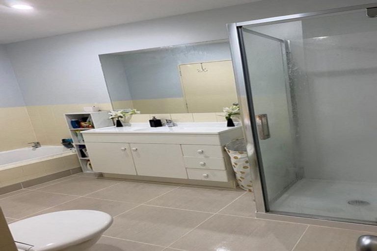 Photo of property in 2/17 Charlenne Close, Ranui, Auckland, 0612