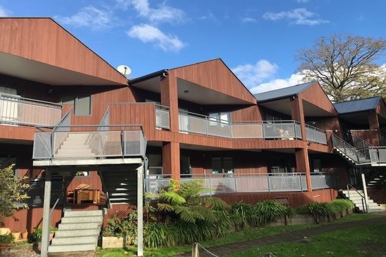 Photo of property in 14 The Avenue, Albany, Auckland, 0632