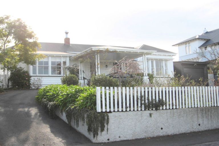 Photo of property in 7 Cobden Road, Bluff Hill, Napier, 4110