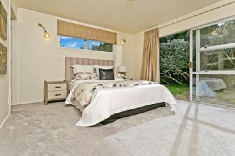 Photo of property in 129 Arran Road, Browns Bay, Auckland, 0630