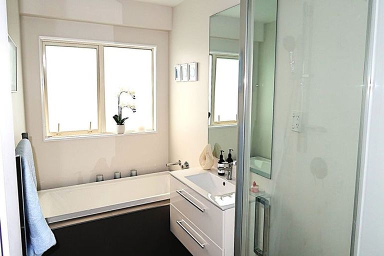 Photo of property in 3 Grovenor Drive, Orewa, 0931