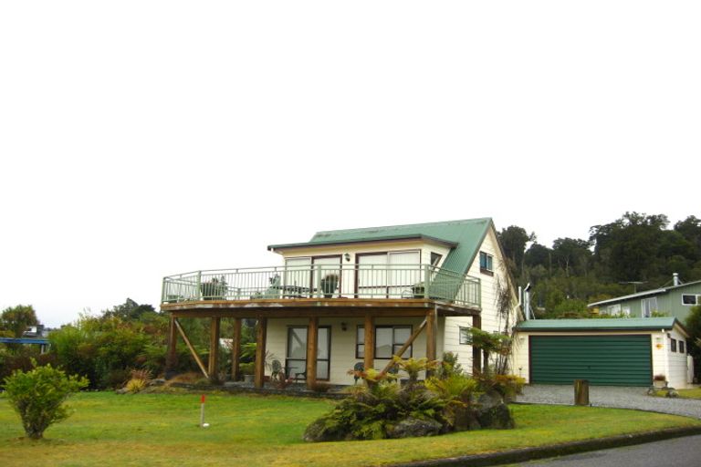 Photo of property in 23 Ana Street, Moana, 7872