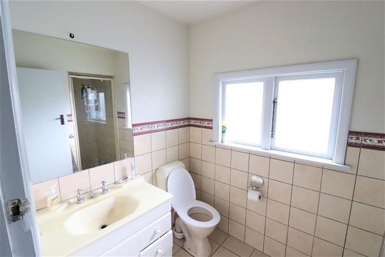 Photo of property in 1 Ludecke Place, Sockburn, Christchurch, 8042