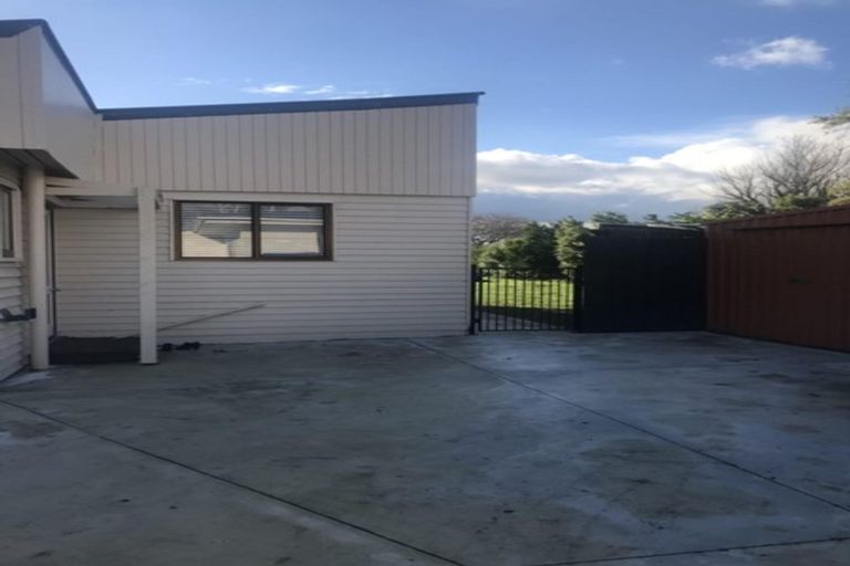 Photo of property in 20 Barnes Road, Redwood, Christchurch, 8051