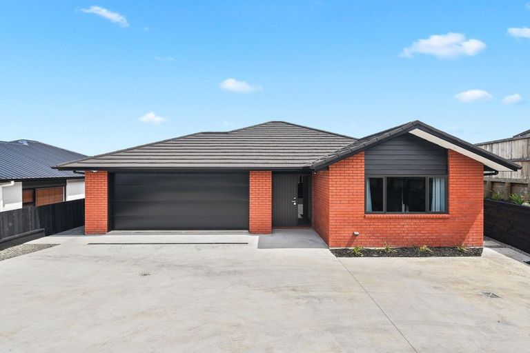 Photo of property in 16 Waireka Road, Rototuna North, Hamilton, 3210