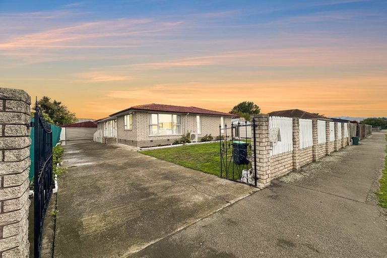 Photo of property in 18 Shetland Street, Woolston, Christchurch, 8062