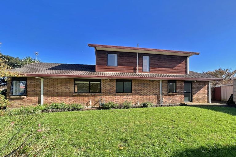 Photo of property in 20b Kallaroo Place, Botany Downs, Auckland, 2010