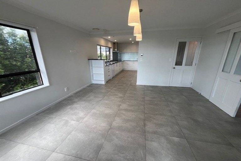 Photo of property in 2/170 Bucklands Beach Road, Bucklands Beach, Auckland, 2012
