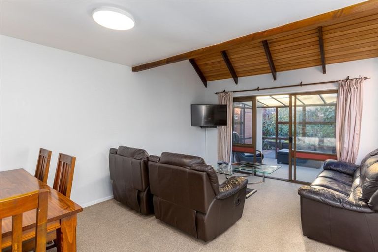 Photo of property in 2/2 Ambleside Drive, Burnside, Christchurch, 8053