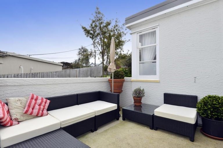 Photo of property in 57 Old Lake Road, Narrow Neck, Auckland, 0624