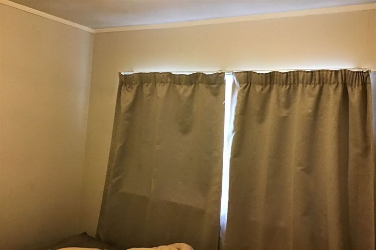 Photo of property in 4/52 Tudor Road, Henderson, Auckland, 0610