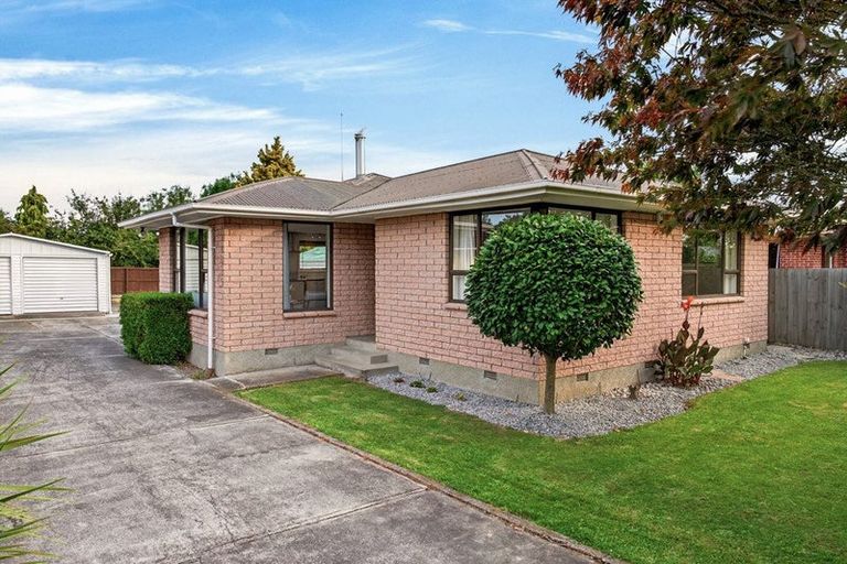 Photo of property in 6 Blossomdale Place, Bishopdale, Christchurch, 8053