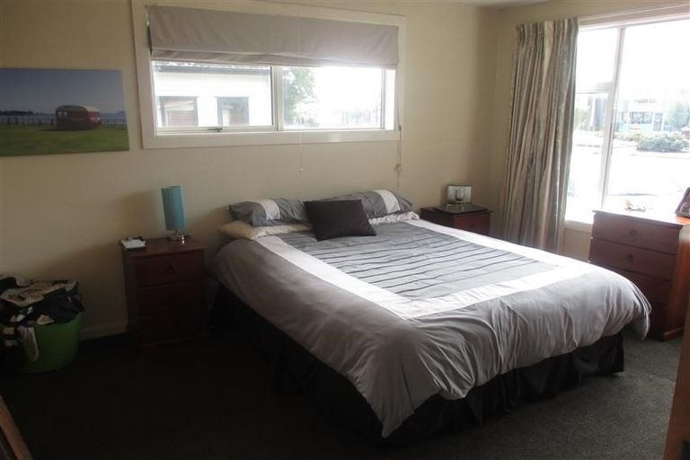 Photo of property in 735 Main North Road, Belfast, Christchurch, 8051