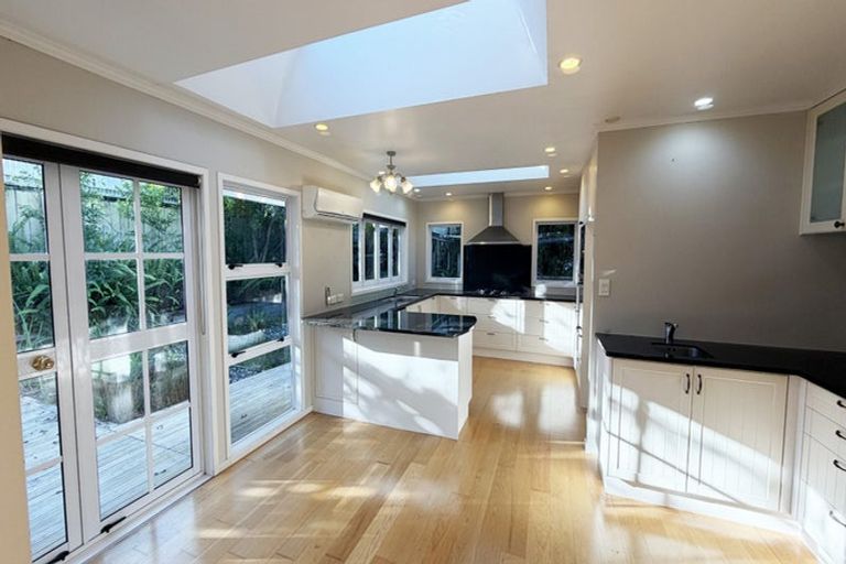 Photo of property in 50 Balmain Road, Chatswood, Auckland, 0626