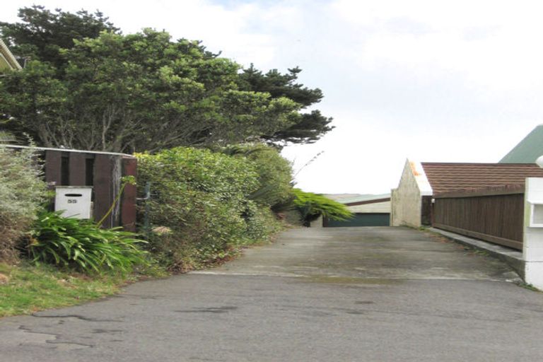 Photo of property in 55 Ruskin Road, Newlands, Wellington, 6037