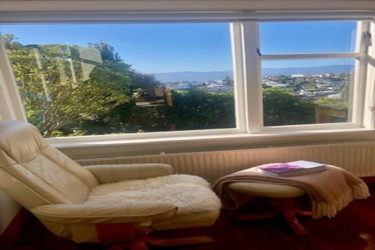 Photo of property in 82 Todman Street, Brooklyn, Wellington, 6021