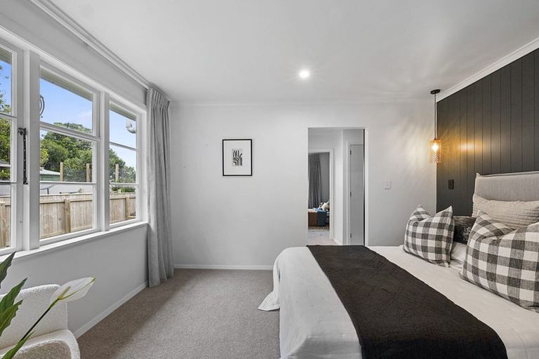 Photo of property in 390 Mangorei Road, Merrilands, New Plymouth, 4312