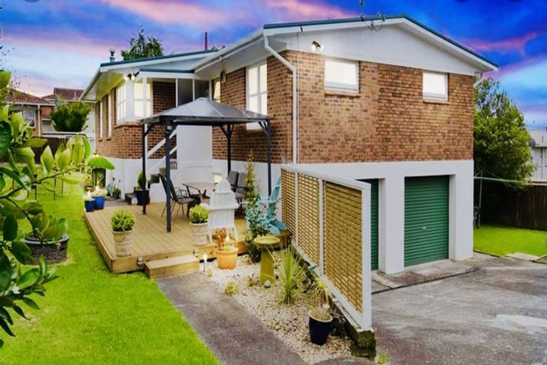 Photo of property in 32 Grande Vue Road, Hillpark, Auckland, 2102