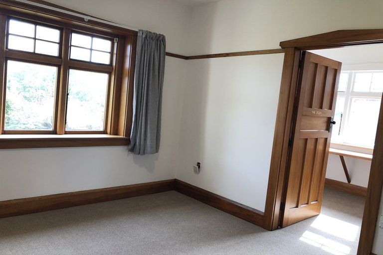 Photo of property in 90 Palatine Terrace, Saint Martins, Christchurch, 8022