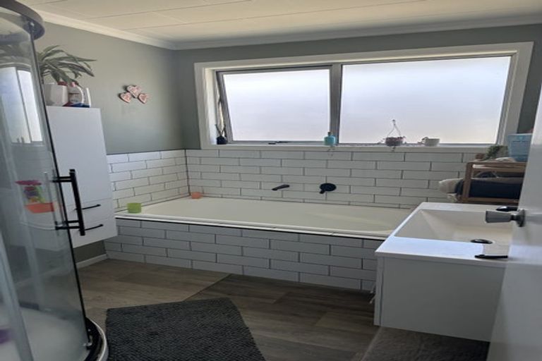 Photo of property in 31 Hutchins Street, Waitara, 4320