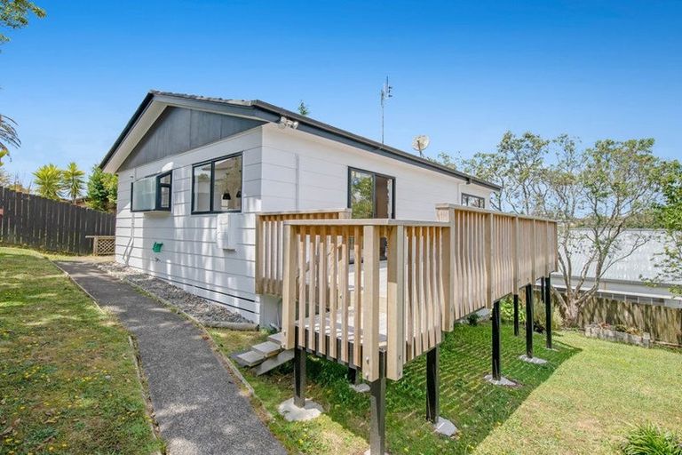 Photo of property in 1/7 Leiden Place, Totara Vale, Auckland, 0629