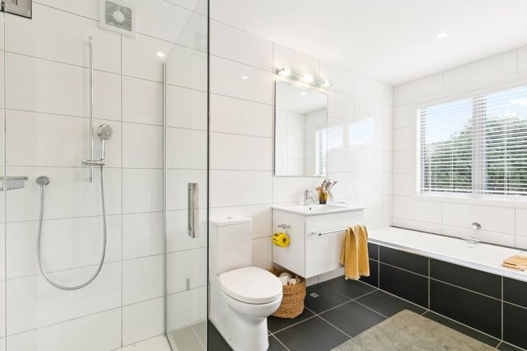 Photo of property in 8 Lochiel Road, Khandallah, Wellington, 6035