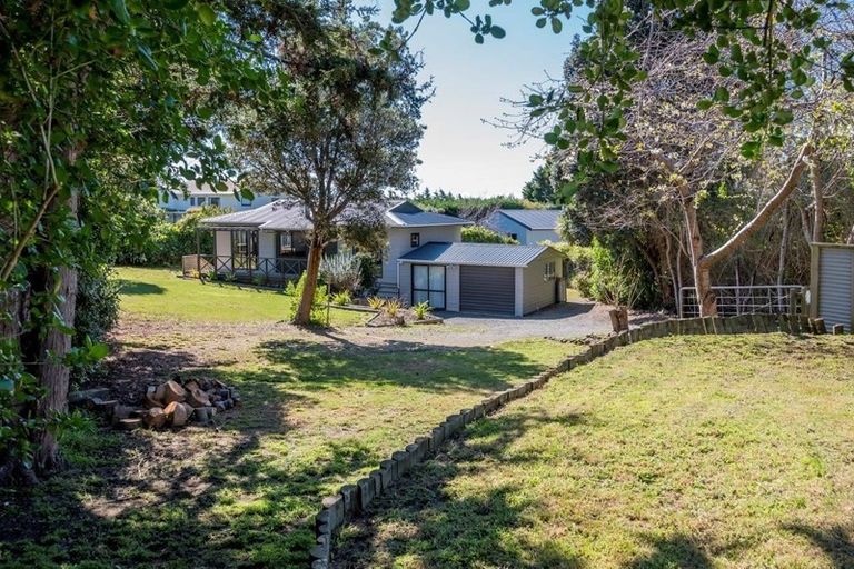 Photo of property in 167 Weggery Drive, Waikanae Beach, Waikanae, 5036