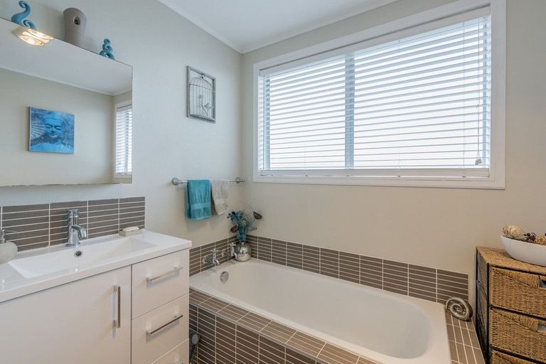 Photo of property in 102 Martin Road, Paraparaumu Beach, Paraparaumu, 5032