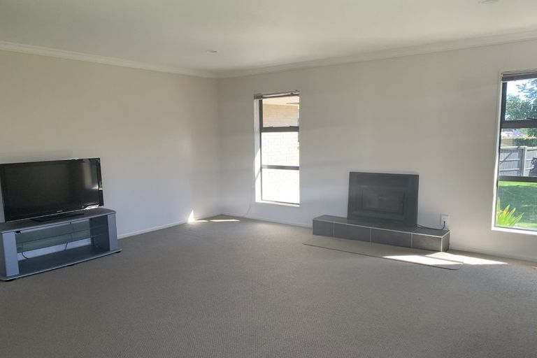 Photo of property in 15 Waiora Place, Pyes Pa, Tauranga, 3112