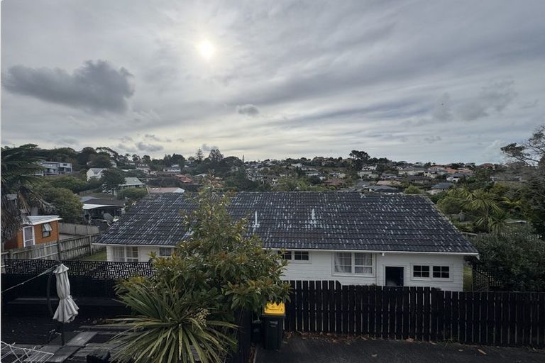 Photo of property in 2/63 Langana Avenue, Browns Bay, Auckland, 0630