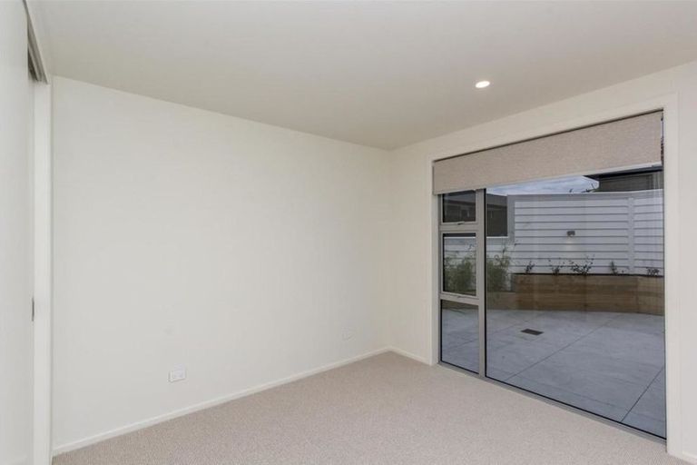 Photo of property in 4 Mackillop Way, Brooklands, New Plymouth, 4310