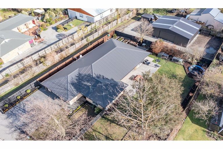 Photo of property in 177b High Street, Oxford, 7430