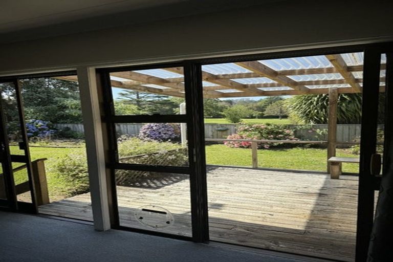 Photo of property in 2/751 Swanson Road, Swanson, Auckland, 0612