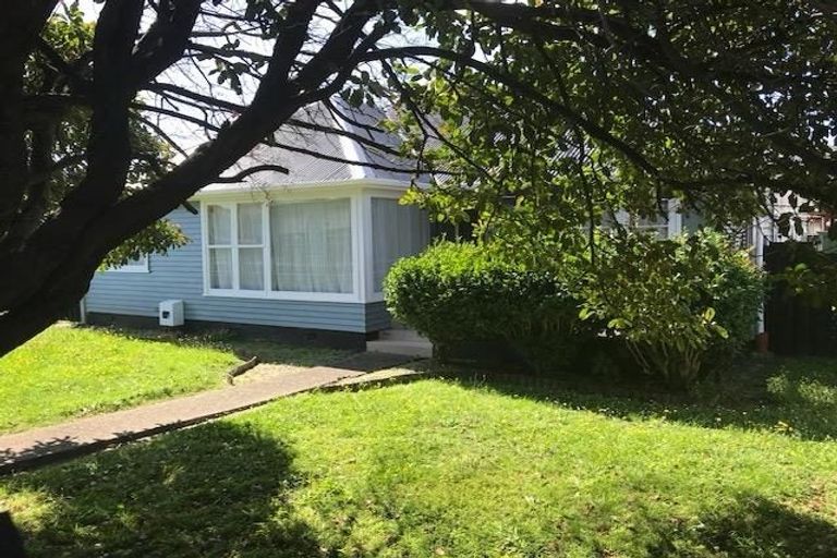 Photo of property in 976 High Street, Avalon, Lower Hutt, 5011