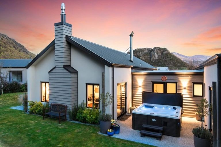 Photo of property in Butel Park, 67 Essex Avenue, Arrowtown, 9302