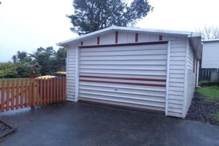 Photo of property in 20 Thomas Avenue, Te Atatu Peninsula, Auckland, 0610