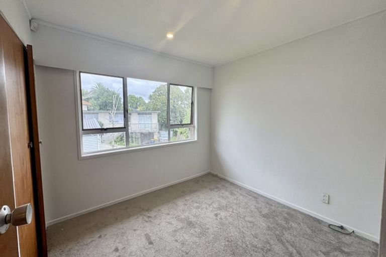 Photo of property in 1/38a Blakeborough Drive, Forrest Hill, Auckland, 0620
