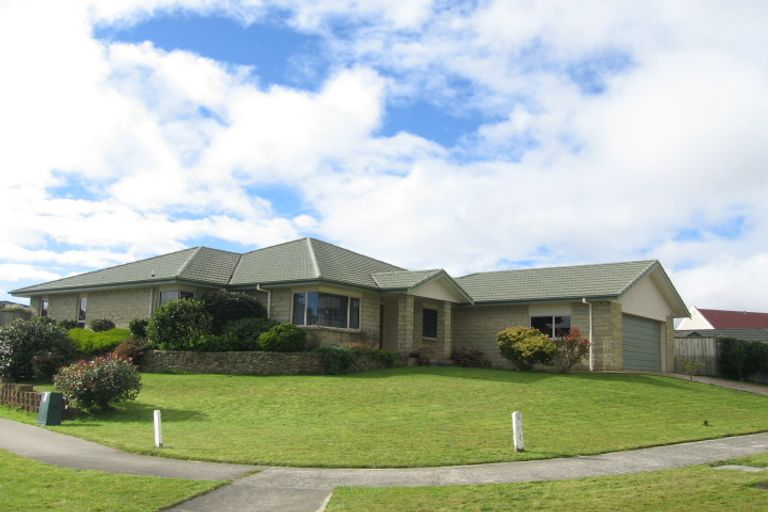 Photo of property in 103 Pacific Drive, Fitzherbert, Palmerston North, 4410