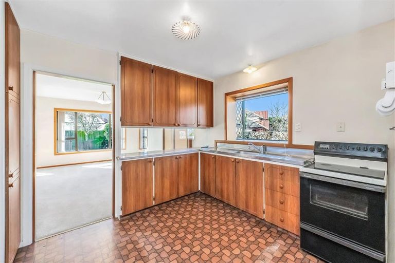 Photo of property in 27 Lochee Road, Upper Riccarton, Christchurch, 8041