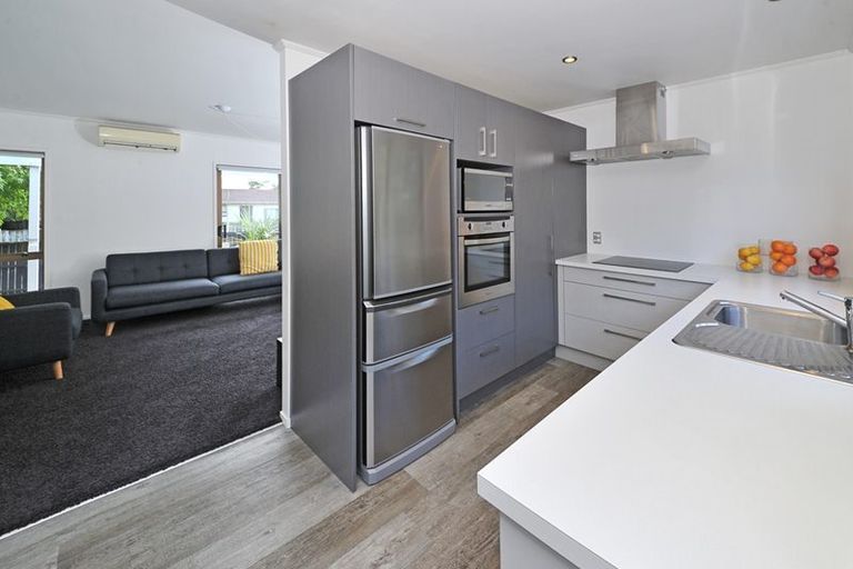 Photo of property in 3 Duckworth Road, Papakura, 2110