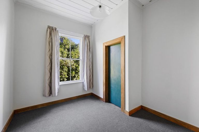 Photo of property in 44 Carrington Street, Lower Vogeltown, New Plymouth, 4310