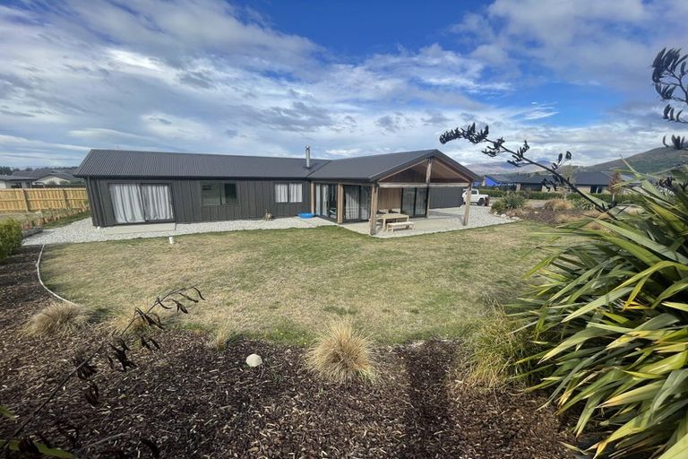 Photo of property in 24 Grandview Road, Lake Hawea, 9382