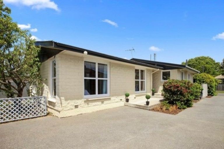 Photo of property in 16 Hounslow Street, Ilam, Christchurch, 8041