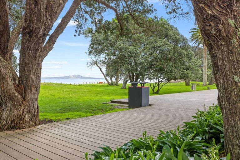 Photo of property in Ocean Breeze Apts, 2107/87 Clyde Road, Browns Bay, Auckland, 0630
